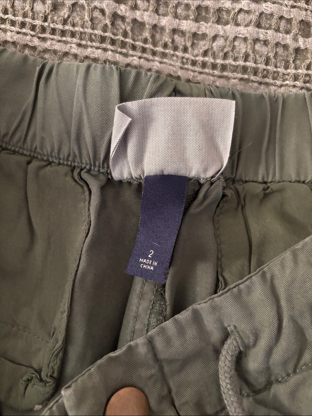 Universal Thread Olive Green Cargo Pants with Drawstring Waist - Picture 3 of 7